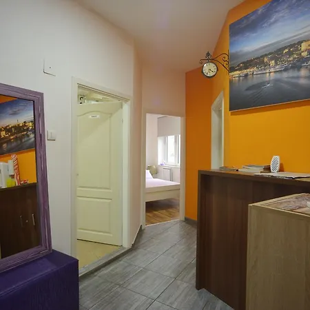 Hostel Stella Di Notte *